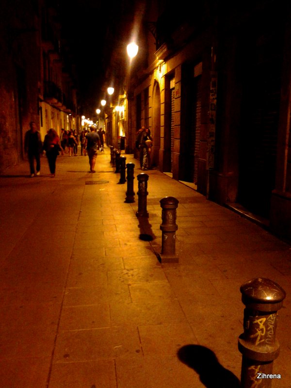 Night in the streets of Barcelona