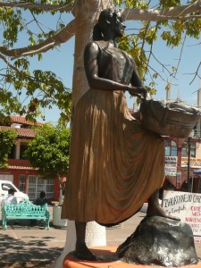 Women of Guerrero Statues in Zihuatanejo