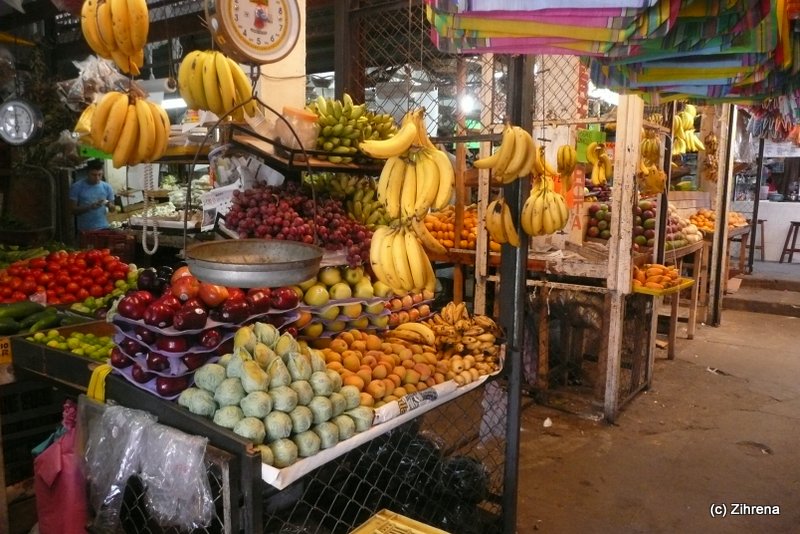 Zihuatanejo market